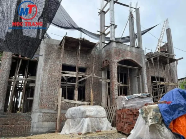 Thi công xây dựng tầng 1 nhà mái Thái
