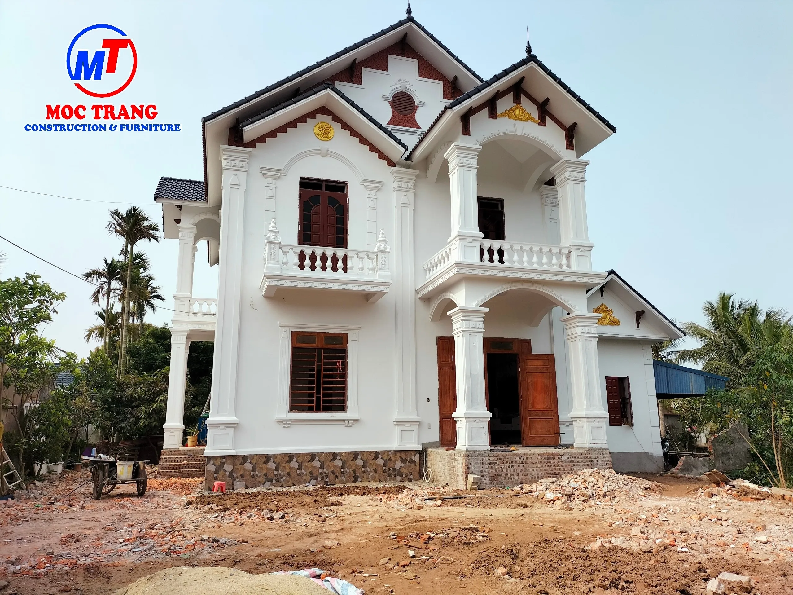 Thi công nhà mái Thái 2 tầng