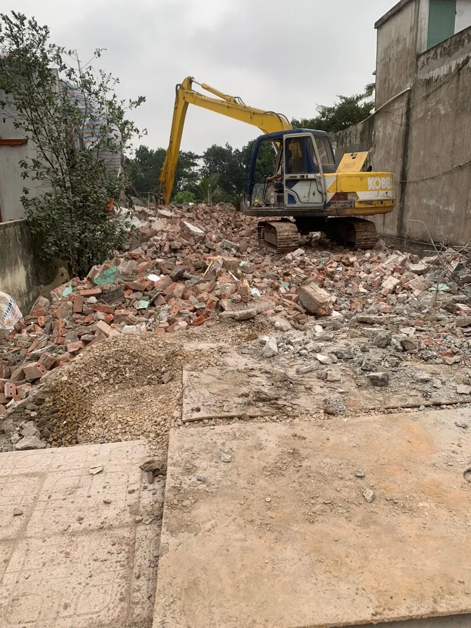 Chuẩn bị mặt bằng trước khi ép cọc bê tông