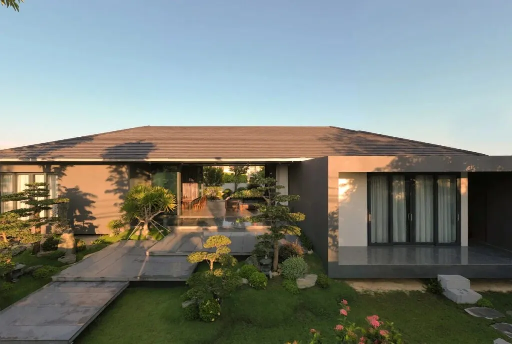 Mẫu nhà cấp 4 4 phòng ngủ với bố trí sân vườn