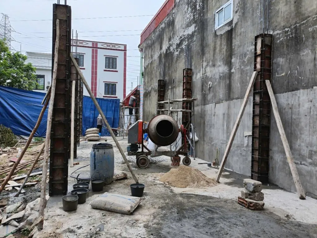 Công tác đào hố móng và lắp đà kiềng