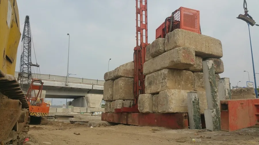 Bước 1: Ép cọc C1