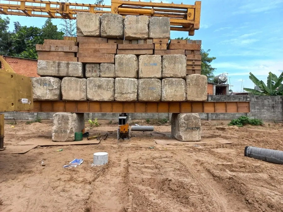 Bước 2: Tiến hành ép cọc bê tông móng nhà