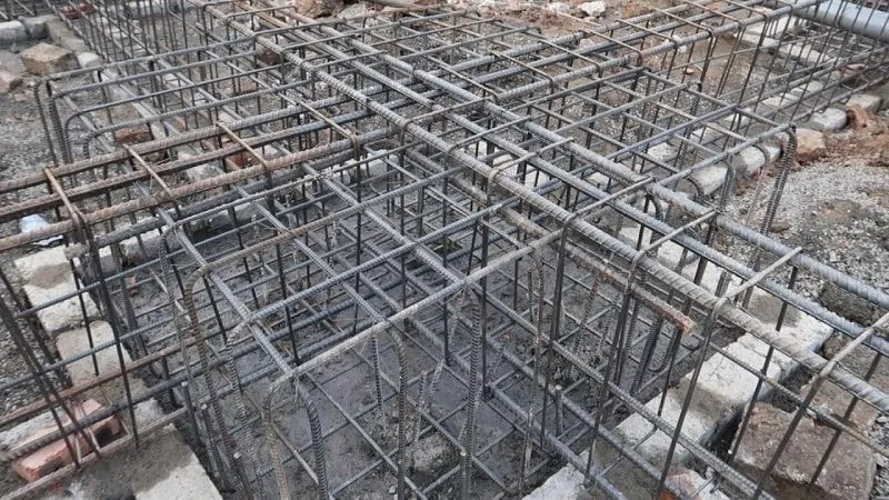 Nguyên tắc bố trí thép dầm móng nhà 2 tầng phương ngang