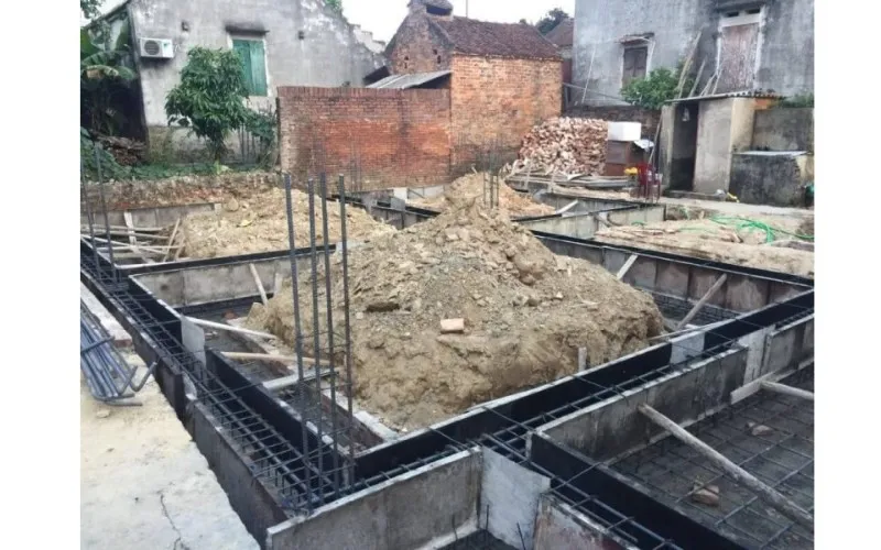 Thực hiện bố trí thép thân móng