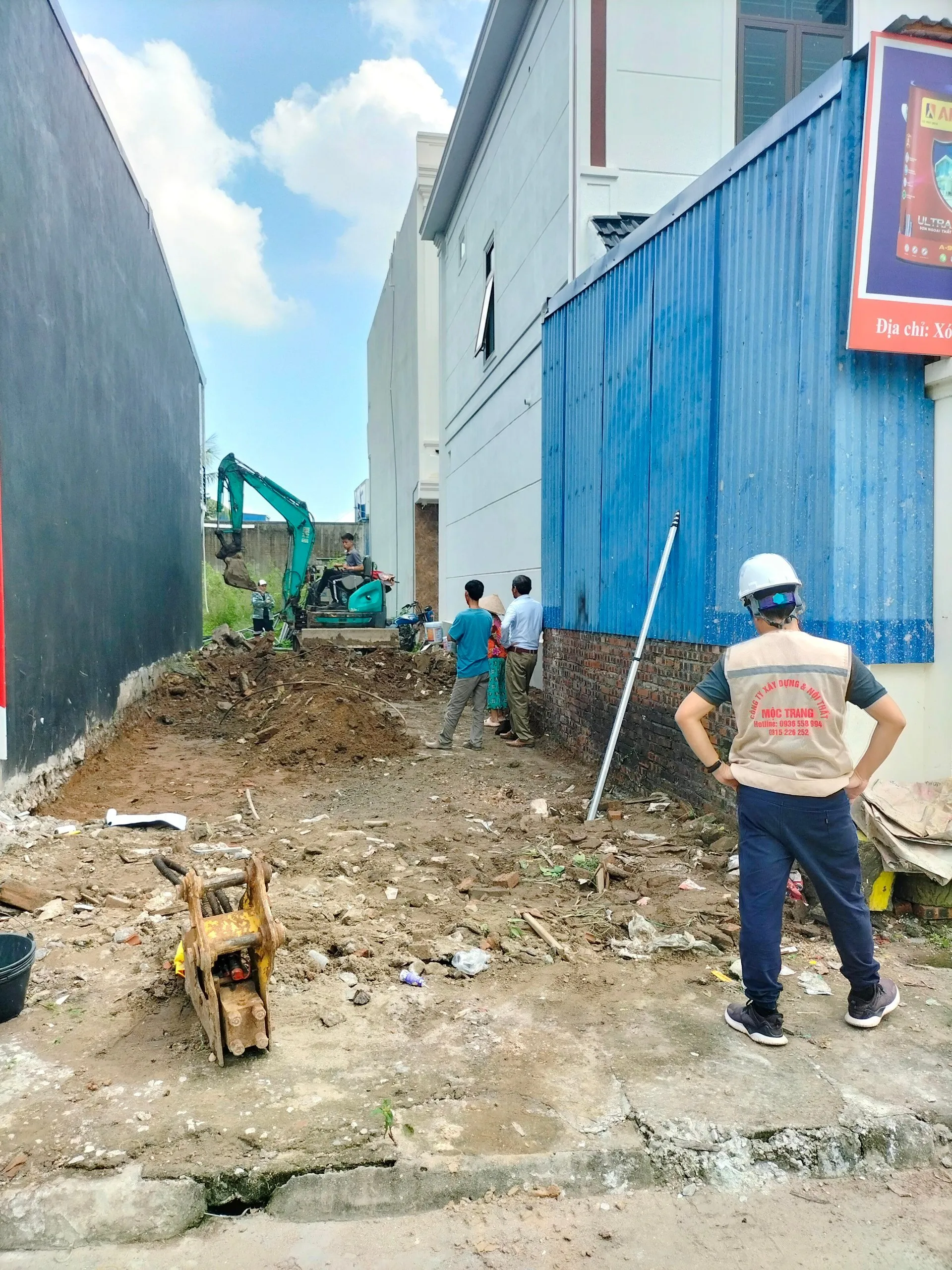 Tiến hành dọn mặt bằng trước khi thi công