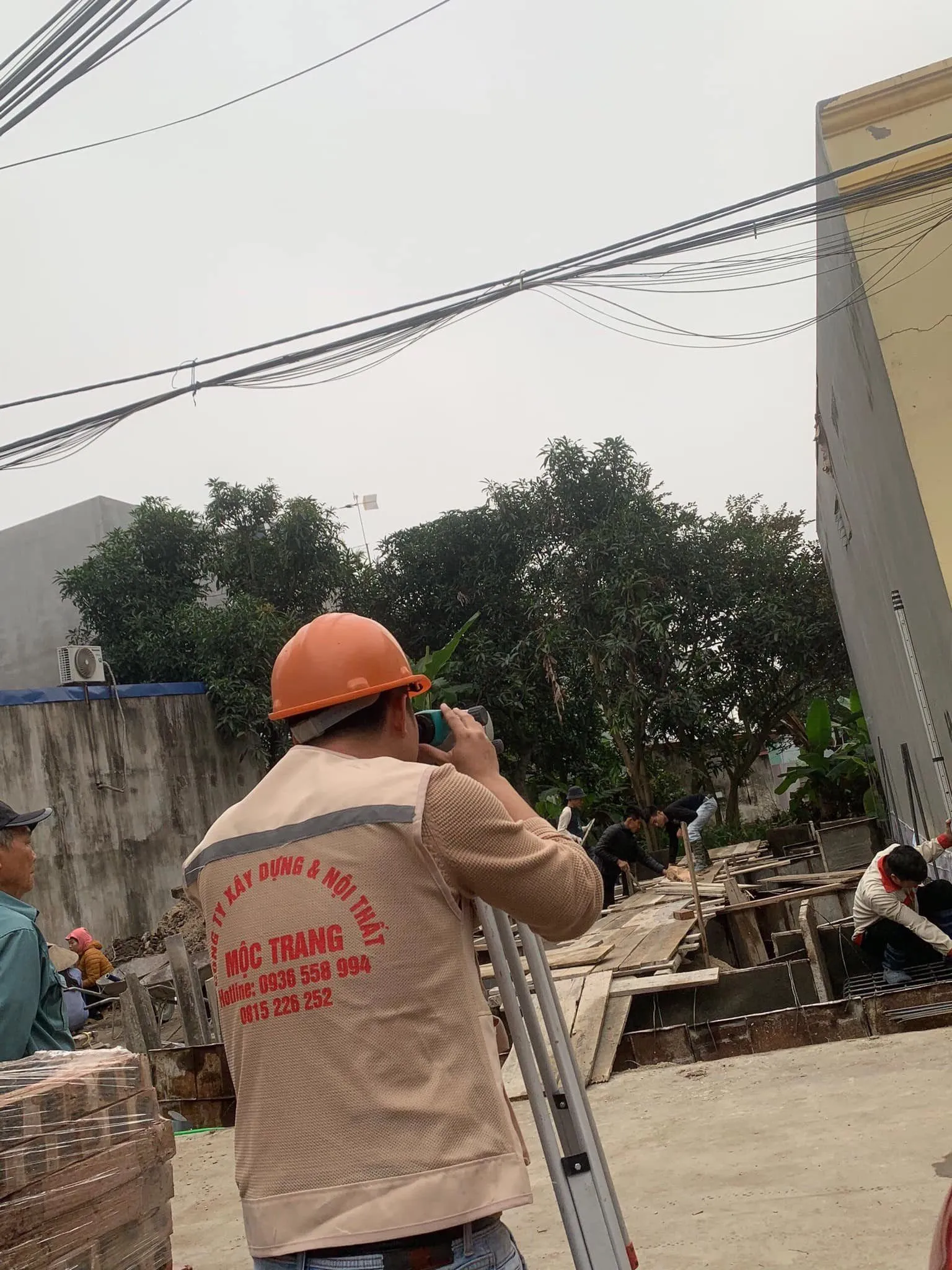 Giám sát công trình của đội ngủ ký